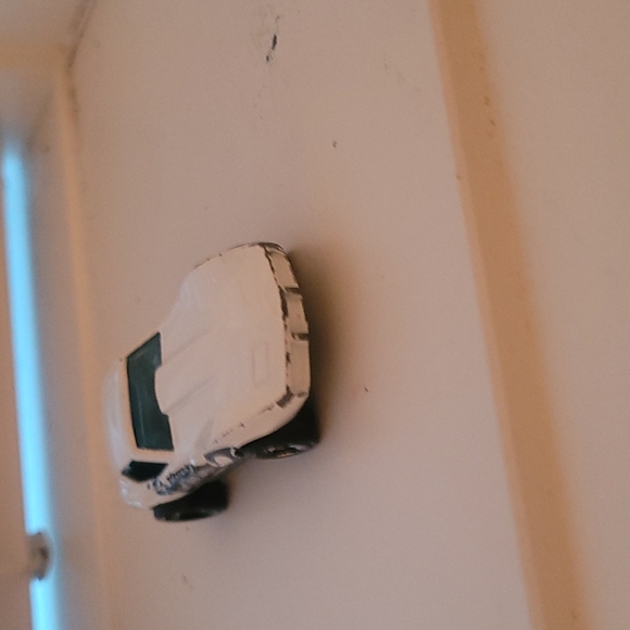 Hot Wheels toy cat. White Corvette Surf Shop 1975 steel chasis. - Picture 3 of 4